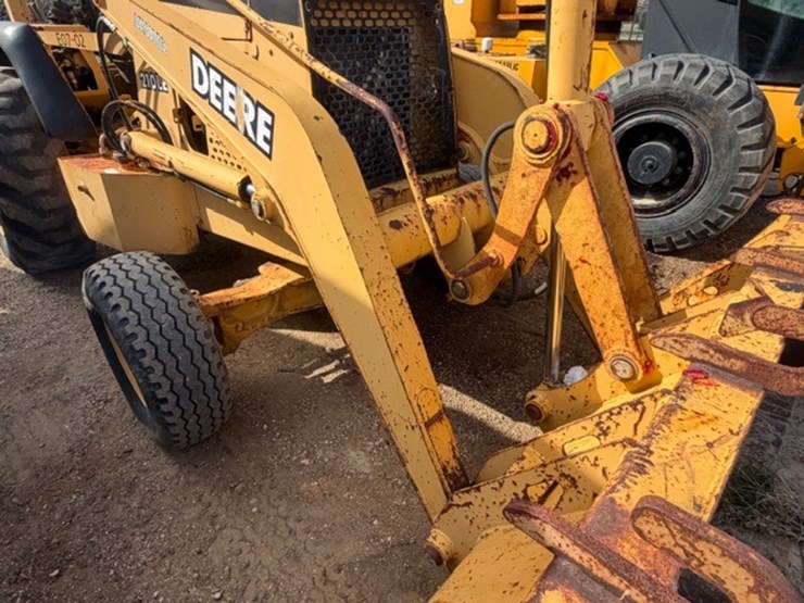 deere-210le-image-19