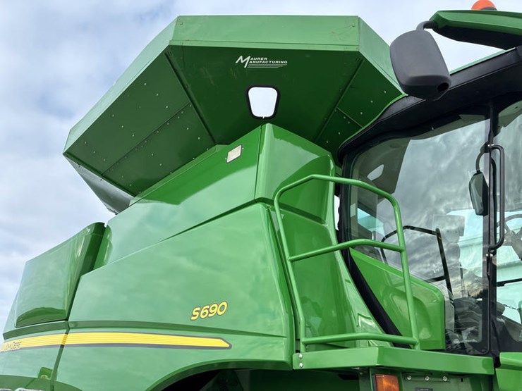 2013-john-deere-s690-image-11