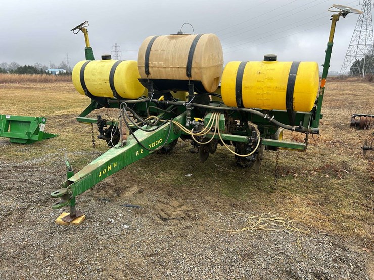 john-deere-7000-image-1