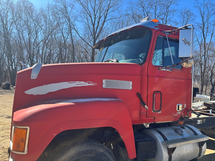 1993-mack-ch600-image-8