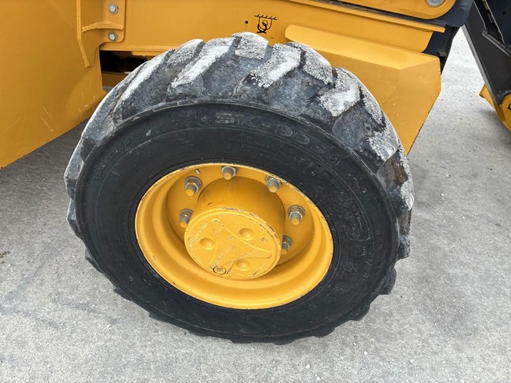 2020-john-deere-2020-image-54