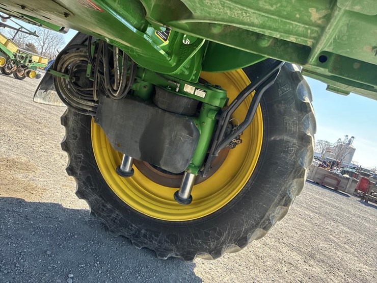 2022-john-deere-600r-image-17