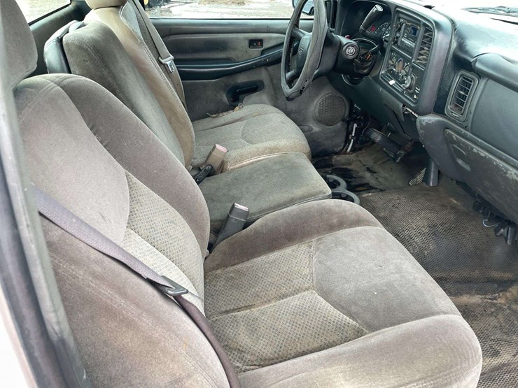 2002-chevrolet-silverado-1500-image-17