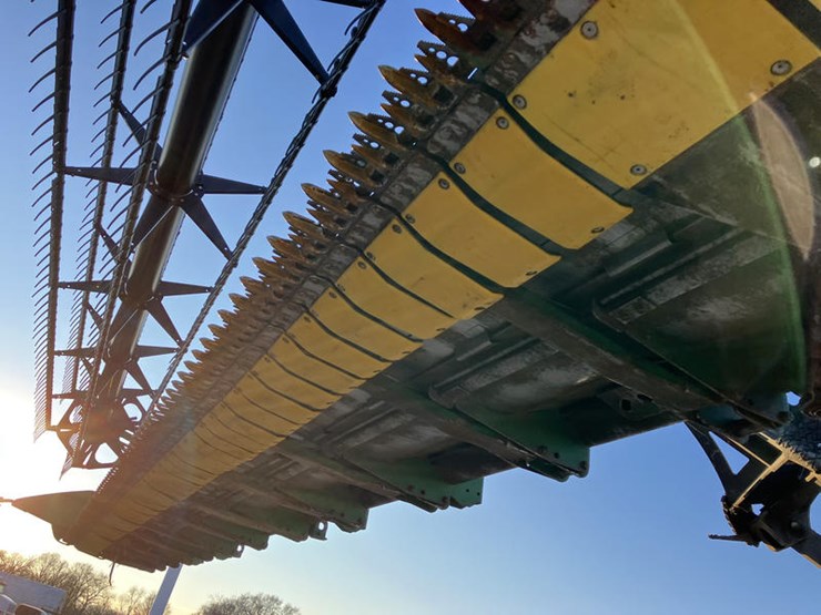 2005-john-deere-630f-image-22