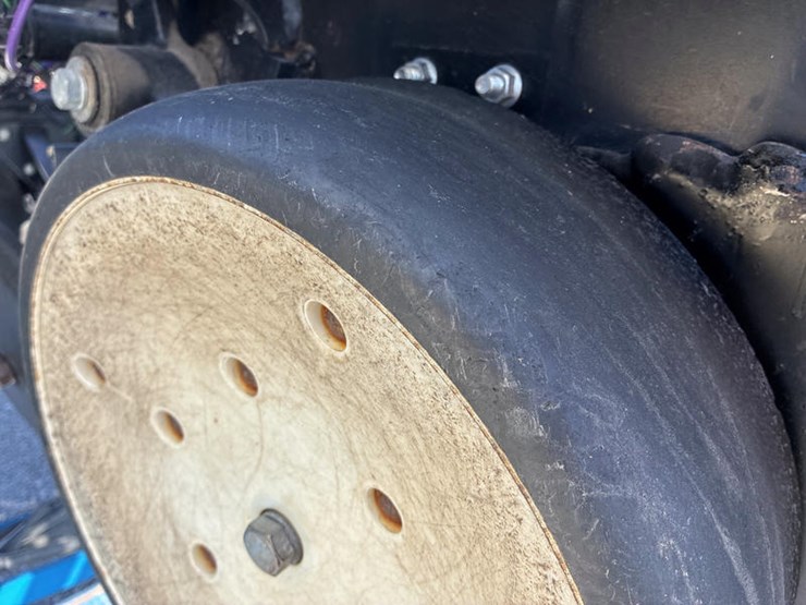 2010-kinze-3600-image-88