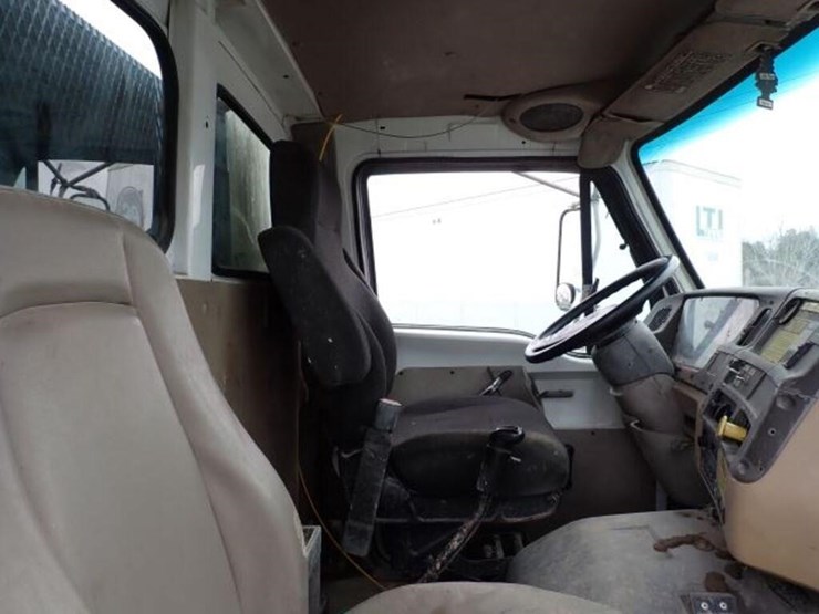 2002-sterling-l9500-image-28