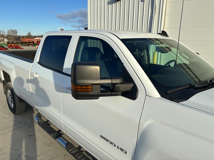 2019-chevrolet-2500-image-15