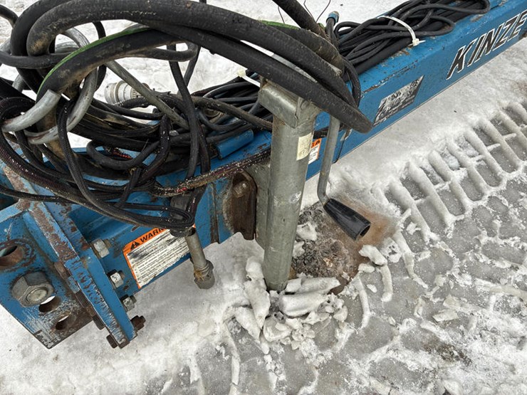 1997-kinze-2600-image-5