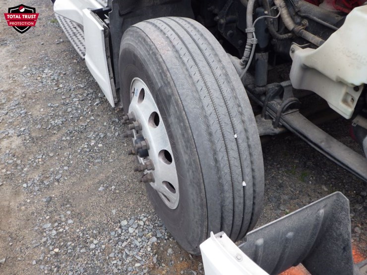 2023-kenworth-t680-image-36