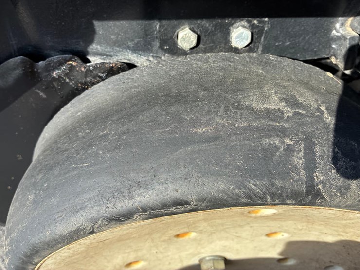 2010-kinze-3600-image-76