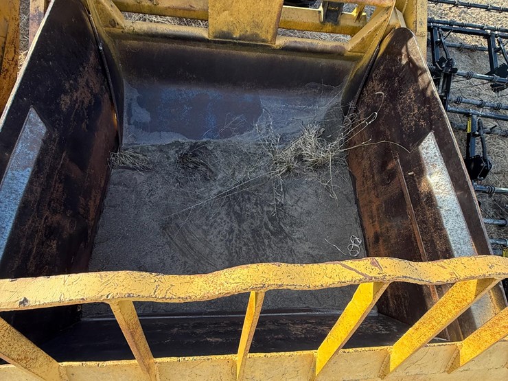 caterpillar-80-image-15