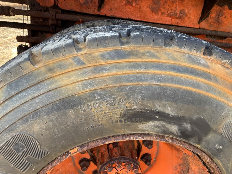 1986-ford-9000-image-16