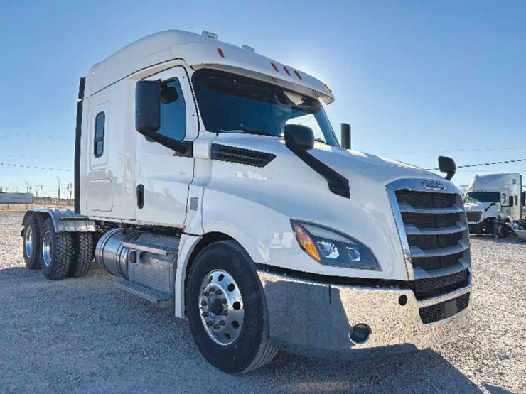 2020-freightliner-cascadia-126-image-1