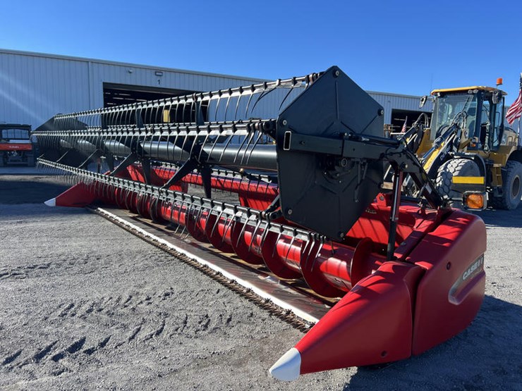 2011-case-ih-3020-image-3