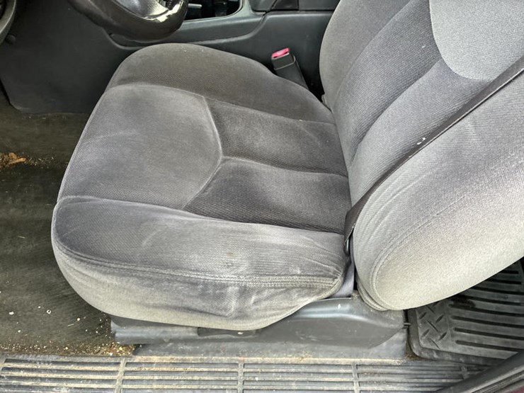 2003-chevrolet-silverado-1500-image-26