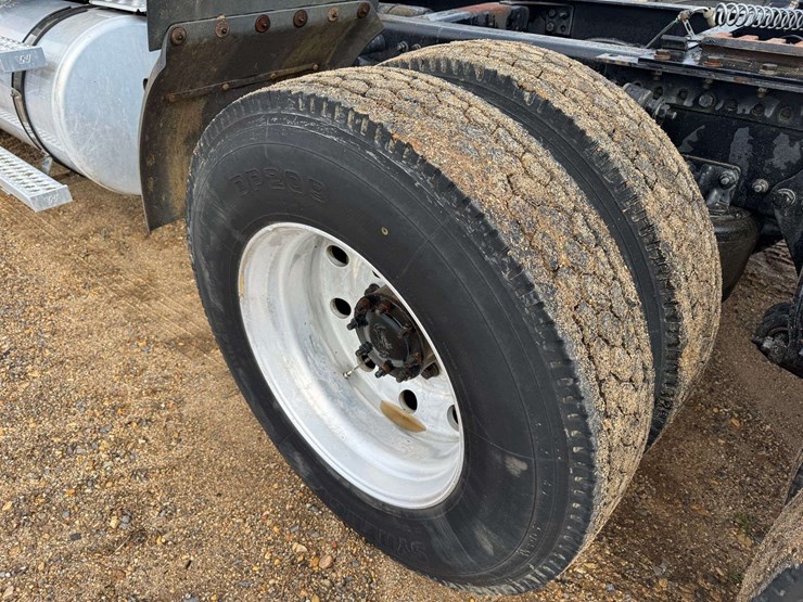 2017-western-star-4700-image-29