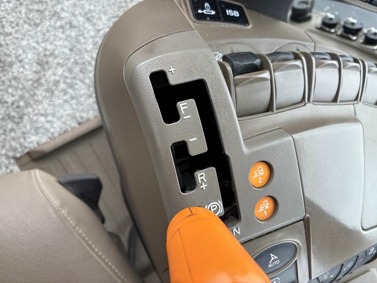 2021-john-deere-8rx-410-image-102