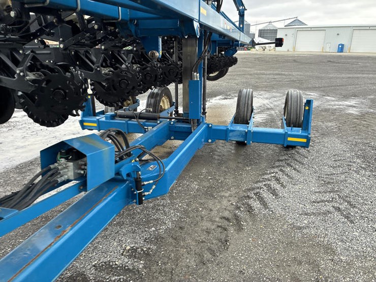 2010-kinze-3600-image-11