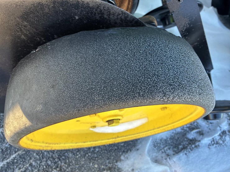 john-deere-750-image-23