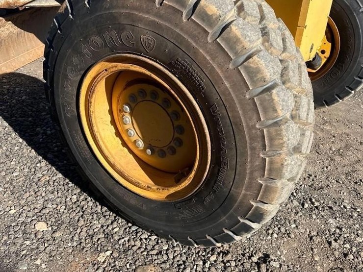 2011-deere-772g-image-15