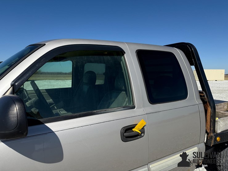 2004-chevrolet-2500hd-image-15