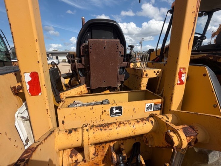 deere-210le-image-34