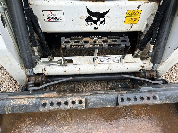 2023-bobcat-t450-image-10