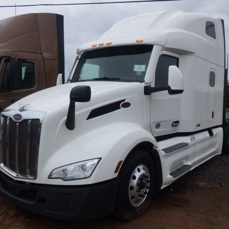 2023 PETERBILT 579