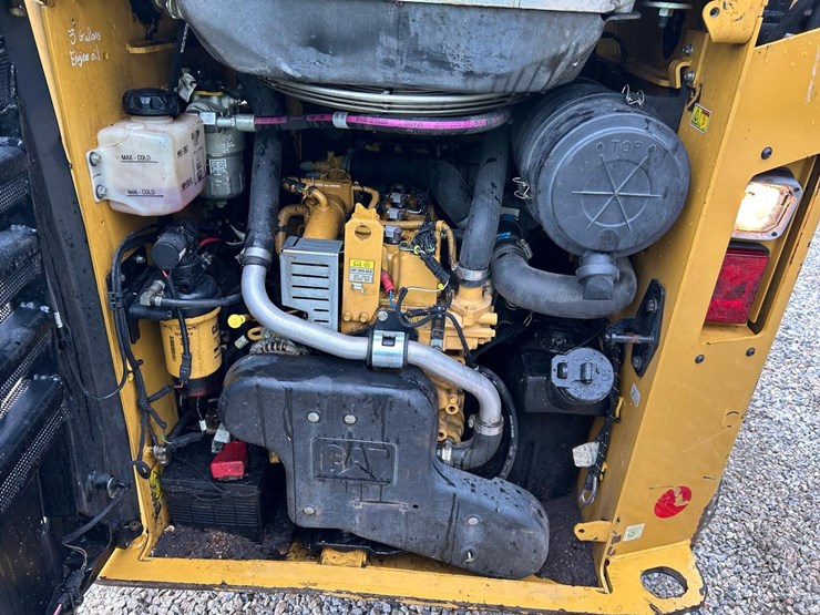 2019-caterpillar-259d-image-16