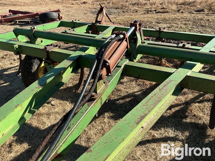 john-deere-100-image-12