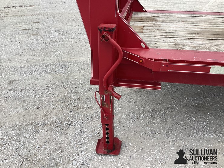 2013-titan-trailer-image-19