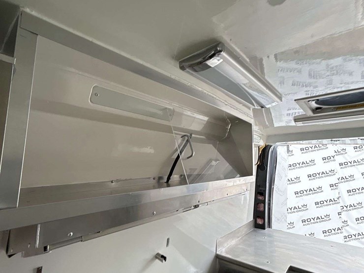 2021-mercedes-benz-sprinter-4500-image-41