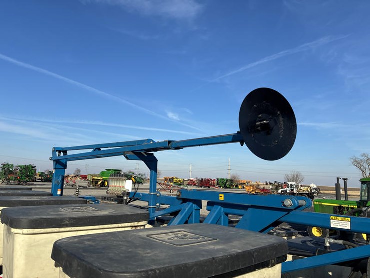 2010-kinze-3600-image-83