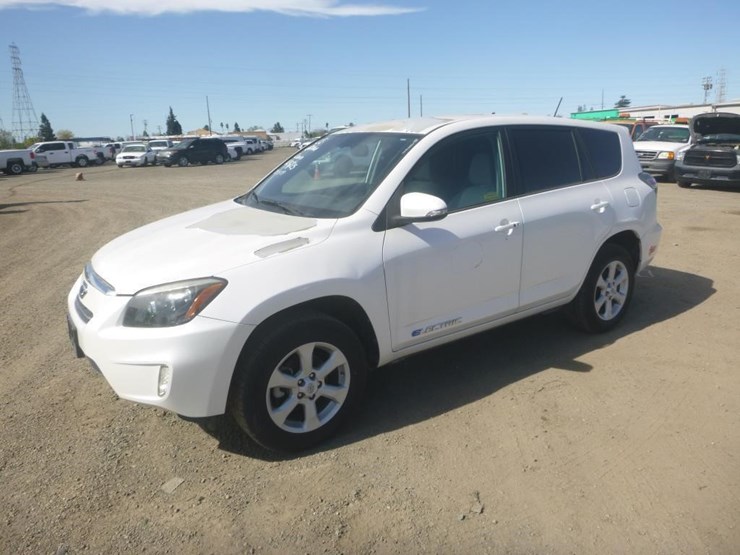 2014-toyota-rav4-image-1