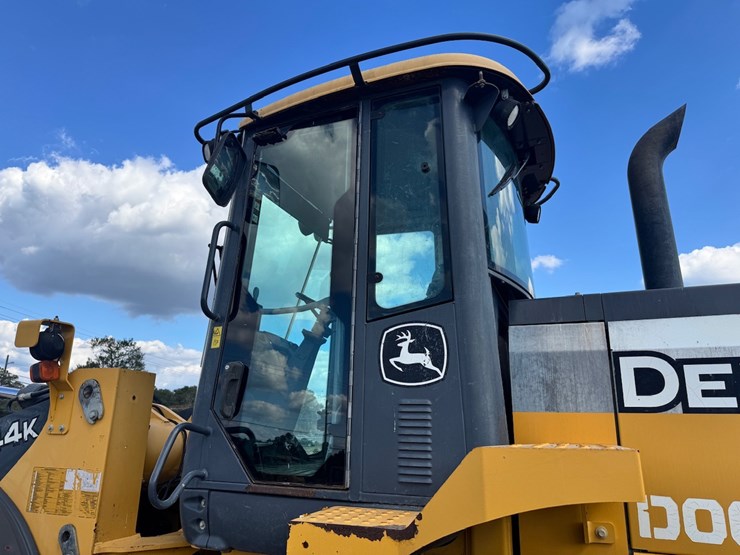 2015-deere-544k-image-32