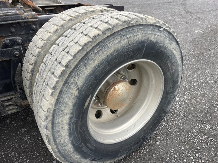 2000-caterpillar-c12-image-17