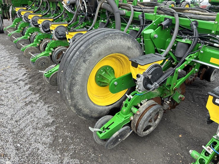 2019-john-deere-1775-image-39