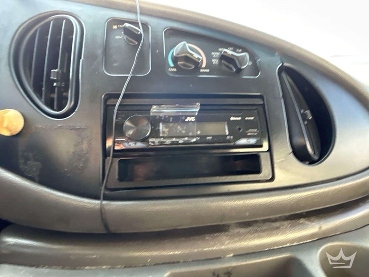 2002-ford-cargo-image-17