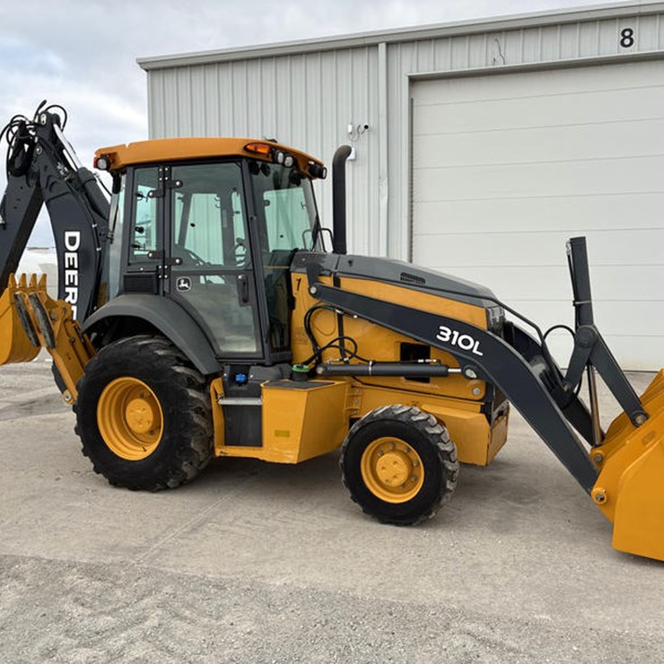 2020 JOHN DEERE 2020