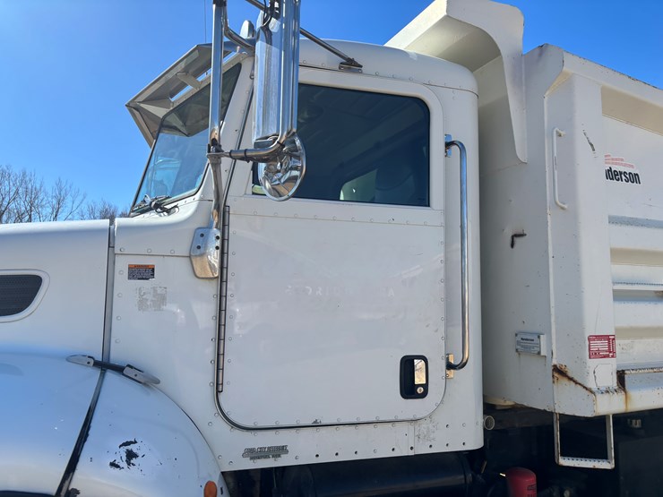 2009-peterbilt-340-image-9