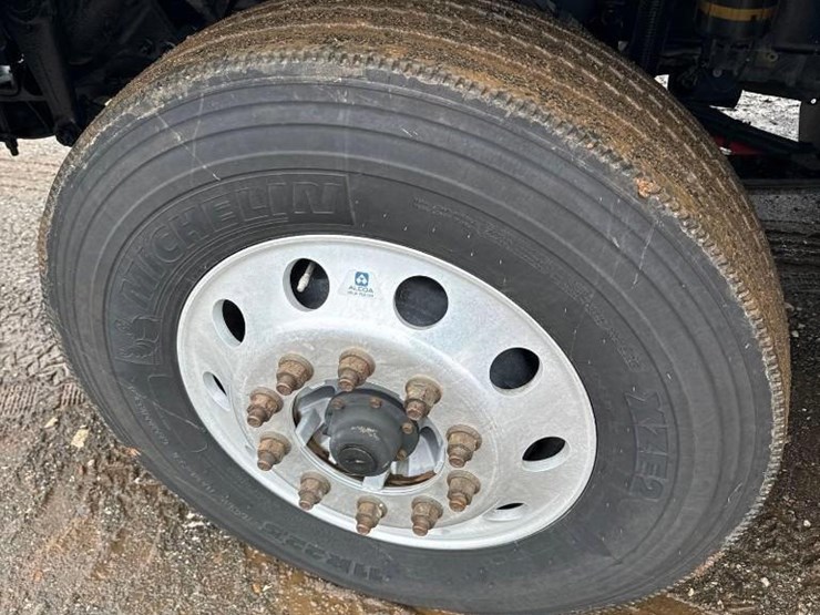 2015-kenworth-t880-image-27