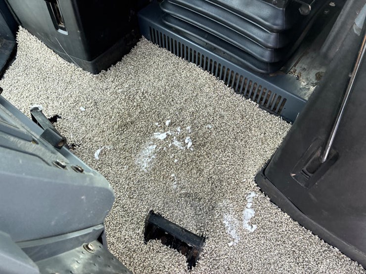 2020-john-deere-2020-image-49