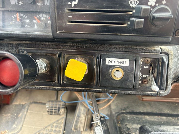 1991-chevy-kodiak-8500-tandem-grain-truck-with-18ft-bed-image-23