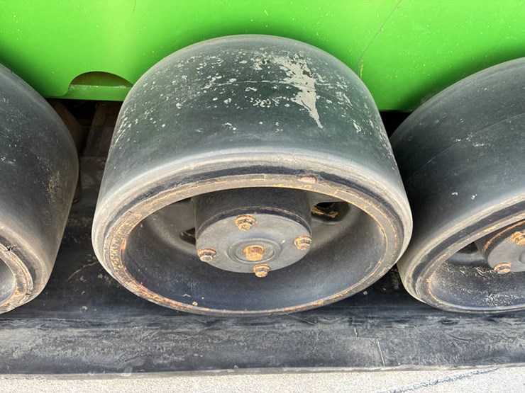 2001-john-deere-9300t-image-41