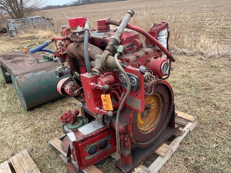 #4229-•-detroit-471-diesel-engine-on-stand-image-8