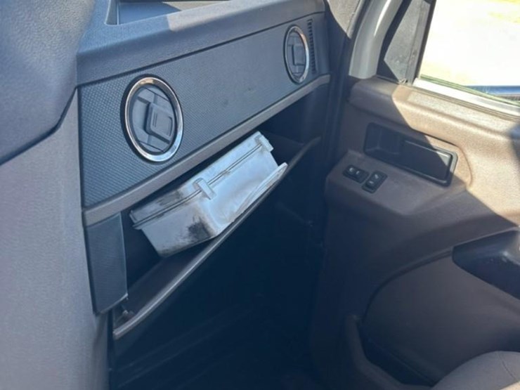 2017-international-hx620-image-51