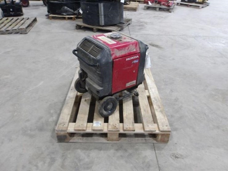 honda-eu3000is-image-2