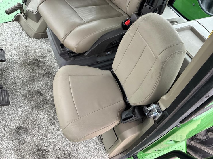 2025-john-deere-9r-590-image-81