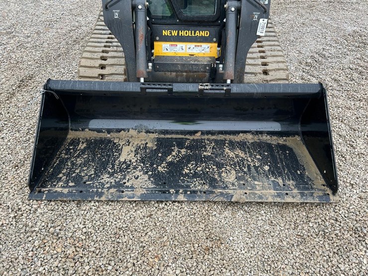 2017-new-holland-c232-image-9