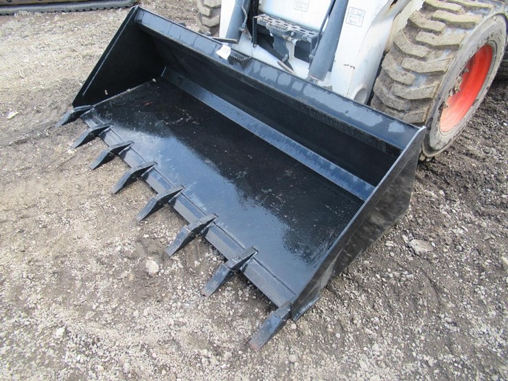 wildcat-84"-skid-steer-tooth-bucket-image-1